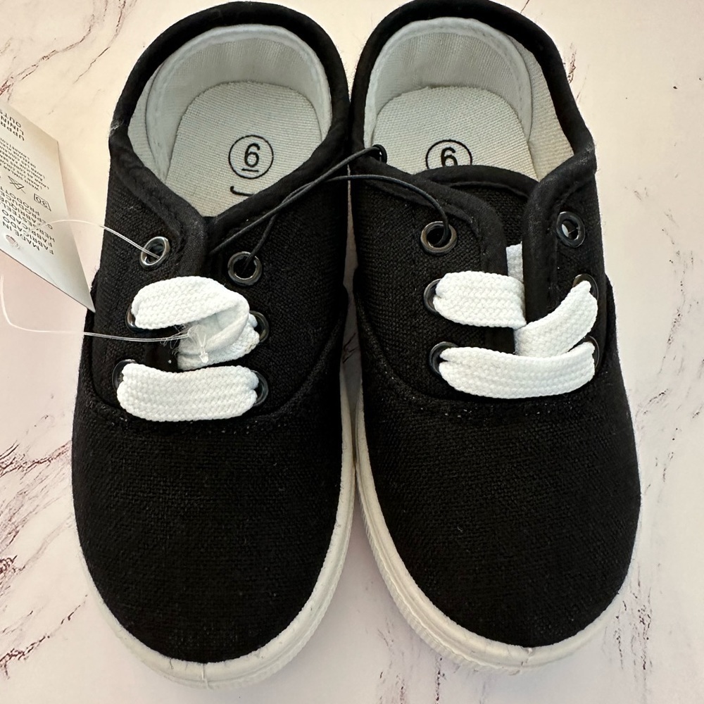 Kids Black Laced Up Size 6 Casual Shoes BNWT